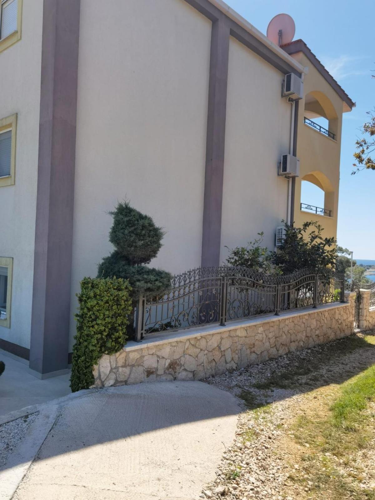 Apartments Annie Рогозниця Екстер'єр фото