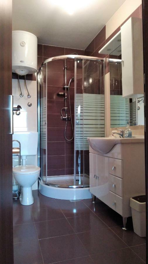 Apartments Annie Рогозниця Екстер'єр фото