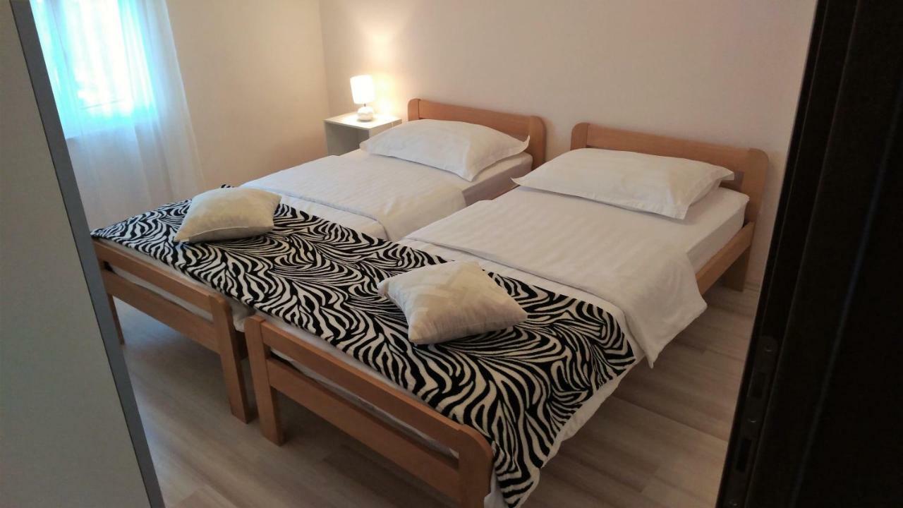 Apartments Annie Рогозниця Екстер'єр фото