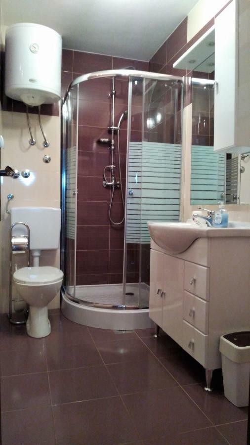 Apartments Annie Рогозниця Екстер'єр фото