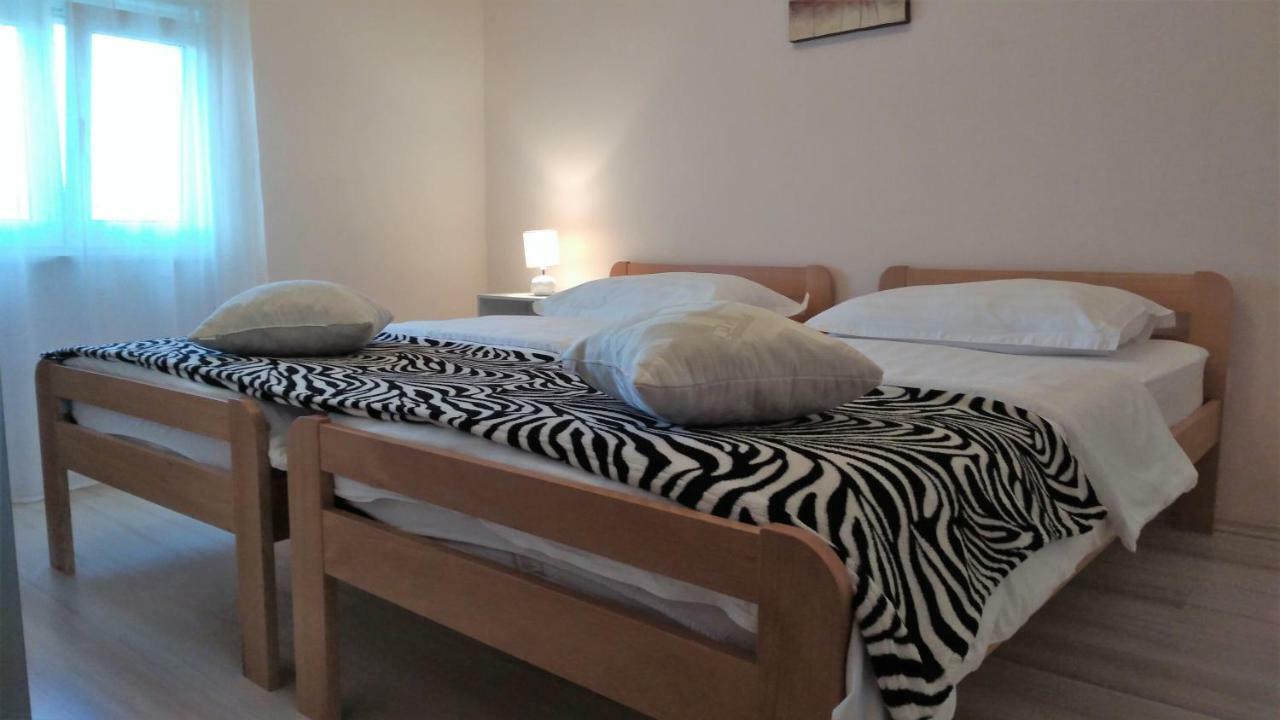 Apartments Annie Рогозниця Екстер'єр фото