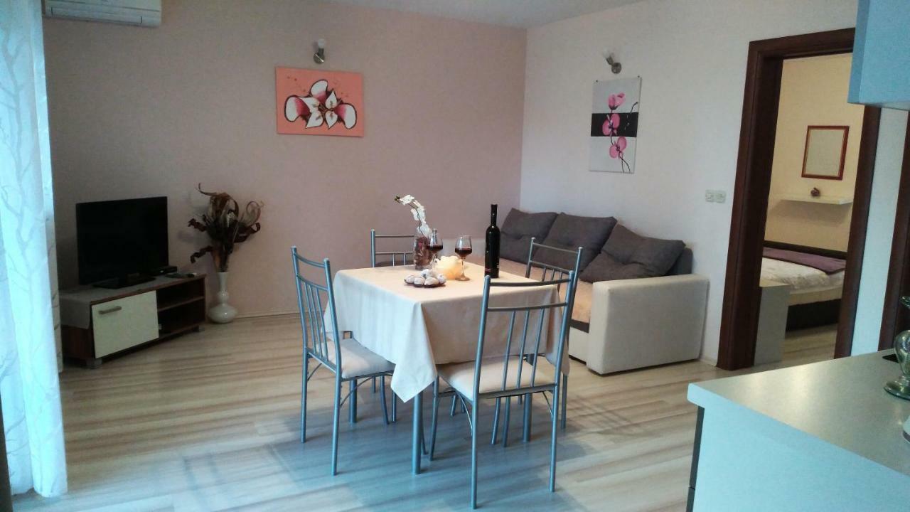 Apartments Annie Рогозниця Екстер'єр фото